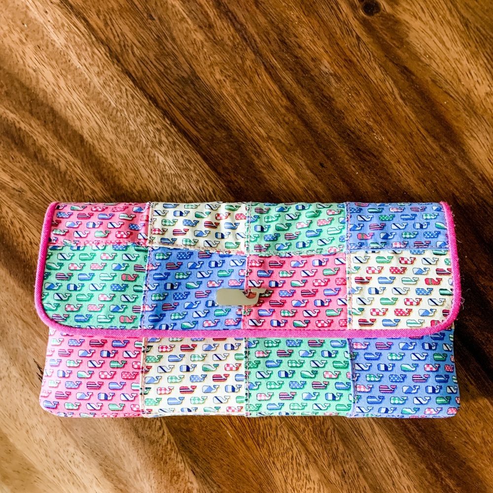 New Vineyard Vines Kentucky Derby Logo clutch